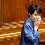 　衆院本会議で首相指名選挙の投票に臨む自民党の高市早苗総裁＝２１日午後１時２６分