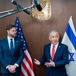 　バンス米副大統領（左）とイスラエルのネタニヤフ首相＝２２日、エルサレム（ゲッティ＝共同）