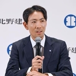　記者会見で今季限りでの現役引退を表明したノルディックスキー複合男子の渡部暁斗＝２３日、長野市