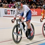 　男子ケイリン決勝の太田＝サンティアゴ（共同）