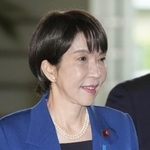 　首相官邸に入る高市首相＝２４日