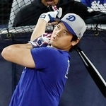 　打撃練習するドジャース・大谷＝トロント（共同）