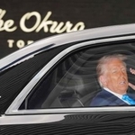 　宿泊先のホテルを出発するトランプ米大統領＝２９日午前、東京都港区