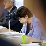 　自民党本部で開かれた党全国幹事長会議で、公明党の連立離脱について陳謝する高市首相＝２９日午後、東京・永田町