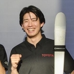 　笑顔を見せる男子モーグルの堀島行真＝３０日、東京都江東区