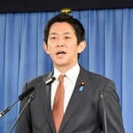 　記者会見する自民党の小林政調会長＝３０日午後、東京・永田町の党本部