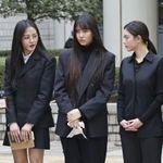 　人気女性アイドルグループ、ＮｅｗＪｅａｎｓ（ニュージーンズ）のメンバー＝３月、韓国のソウル中央地裁前（聯合＝共同）