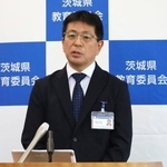 　記者会見で発言する茨城県の柳橋常喜教育長＝１０月３０日、茨城県庁