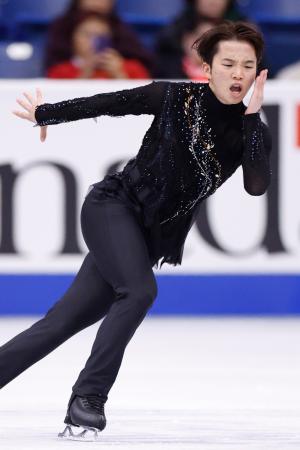 　男子で４位となった友野一希のフリーの演技＝サスカトゥーン（共同）