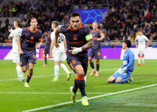 　アルマトイ戦でゴールを決めたインテル・ミラノのＬ・マルティネス＝ミラノ（ロイター＝共同）