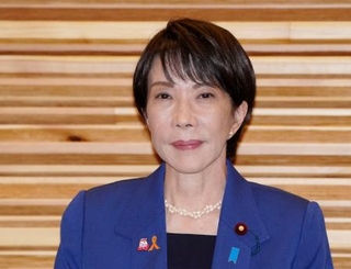 　閣議に臨む高市首相＝７日午前、首相官邸