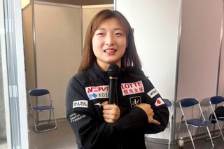 　優勝から一夜明け、取材に応じる坂本花織＝９日、大阪府門真市