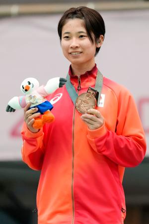 　女子５２キロ級で銅メダルを獲得した岸野文音＝東京武道館