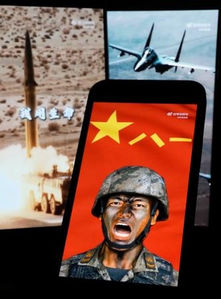 　中国のロケット軍が「微博（ウェイボ）」の公式アカウントで公開した「もし戦争が今日勃発したら、これが答えだ」と題する動画の一場面（共同）