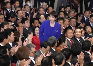 　自民党の新総裁に選出された高市早苗氏＝１０月４日、東京・永田町の党本部