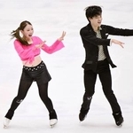 　アイスダンスＲＤ　演技する紀平梨花（左）、西山真瑚組＝木下カンセーアイスアリーナ