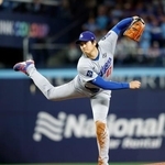 　米大リーグ、ブルージェイズとのワールドシリーズ第７戦に先発登板したドジャース・大谷翔平＝１日、トロント（共同）