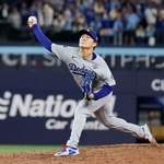 　ブルージェイズ戦の９回途中から登板したドジャース・山本＝トロント（共同）