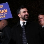 　ニューヨーク市長選のマムダニ候補＝３日、ニューヨーク（ロイター＝共同）