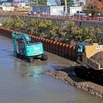 　護岸修復のための作業が実施された河原田川＝４日午前、石川県輪島市