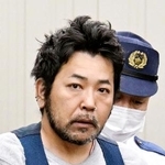 　送検のため、札幌・北署を出る中村純一容疑者＝２日