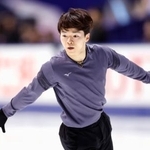 　公式練習で調整する鍵山優真＝東和薬品ラクタブドーム