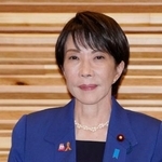 　閣議に臨む高市首相＝７日午前、首相官邸