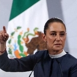 　記者会見するメキシコのシェインバウム大統領＝３日、メキシコ市（ロイター＝共同）