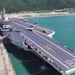 　就役したことが報じられた中国軍の新型空母「福建」（中国国営中央テレビ電子版から、共同）