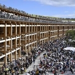 　閉幕日、大勢の来場者でにぎわう大阪・関西万博の会場＝１０月、大阪市此花区の夢洲