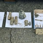 　旧香川県立津田病院の跡地で見つかった医療器具（香川県病院局提供）