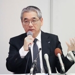 　尼崎脱線事故の遺族らへの説明会後、記者会見するＪＲ西日本の倉坂昇治社長＝８日午後、兵庫県宝塚市