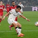 　ケルン戦で攻め込むボルシアＭＧの町野＝メンヘングラッドバッハ（共同）