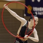 　女子個人種目別のフープで喜田未来乃と同点優勝した松坂玲奈＝高崎アリーナ