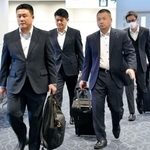 　フィリピンに出発する警視庁の捜査員＝１１日午前、羽田空港