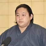 　大相撲の東十両３枚目、三田＝３月、大阪市