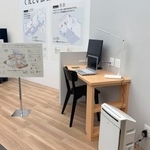 　パナソニックが提案するコンセント配置の展示＝１１日、東京都港区