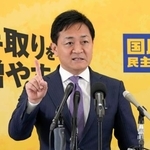 　記者会見する国民民主党の玉木代表＝１１日午前、国会