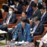 　衆院予算委で答弁する高市首相＝１１日午後