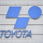 　豊田自動織機高浜工場に掲げられたロゴマーク