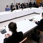 　首相官邸で開かれた、高市政権発足後初となる経済財政諮問会議＝１２日午後