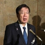 　記者会見する平口法相＝１４日午前、国会