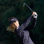 　第１日、２番でティーショットを放つ木村彩子。７アンダーで首位＝グレートアイランドＣ