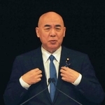 　日本保守党の党大会であいさつする百田代表＝１４日午後、東京都千代田区