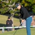 　第２日、通算１１アンダーで首位に立った永峰咲希＝グレートアイランドＣ