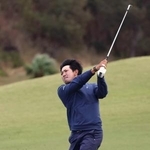 　第３ラウンド、ショットを打つ金谷拓実＝サウサンプトン（ゲッティ＝共同）