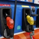 　ガソリンスタンドの給油ノズル