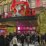 　ブラックフライデーのセールが始まったメーシーズ＝２０２４年１１月、米ニューヨーク（共同）