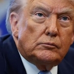 　トランプ米大統領＝１７日、ワシントンのホワイトハウス（ロイター＝共同）