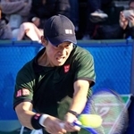 　テニスの横浜慶応チャレンジャー国際トーナメントの２回戦でプレーする錦織圭＝横浜市の慶大日吉コート